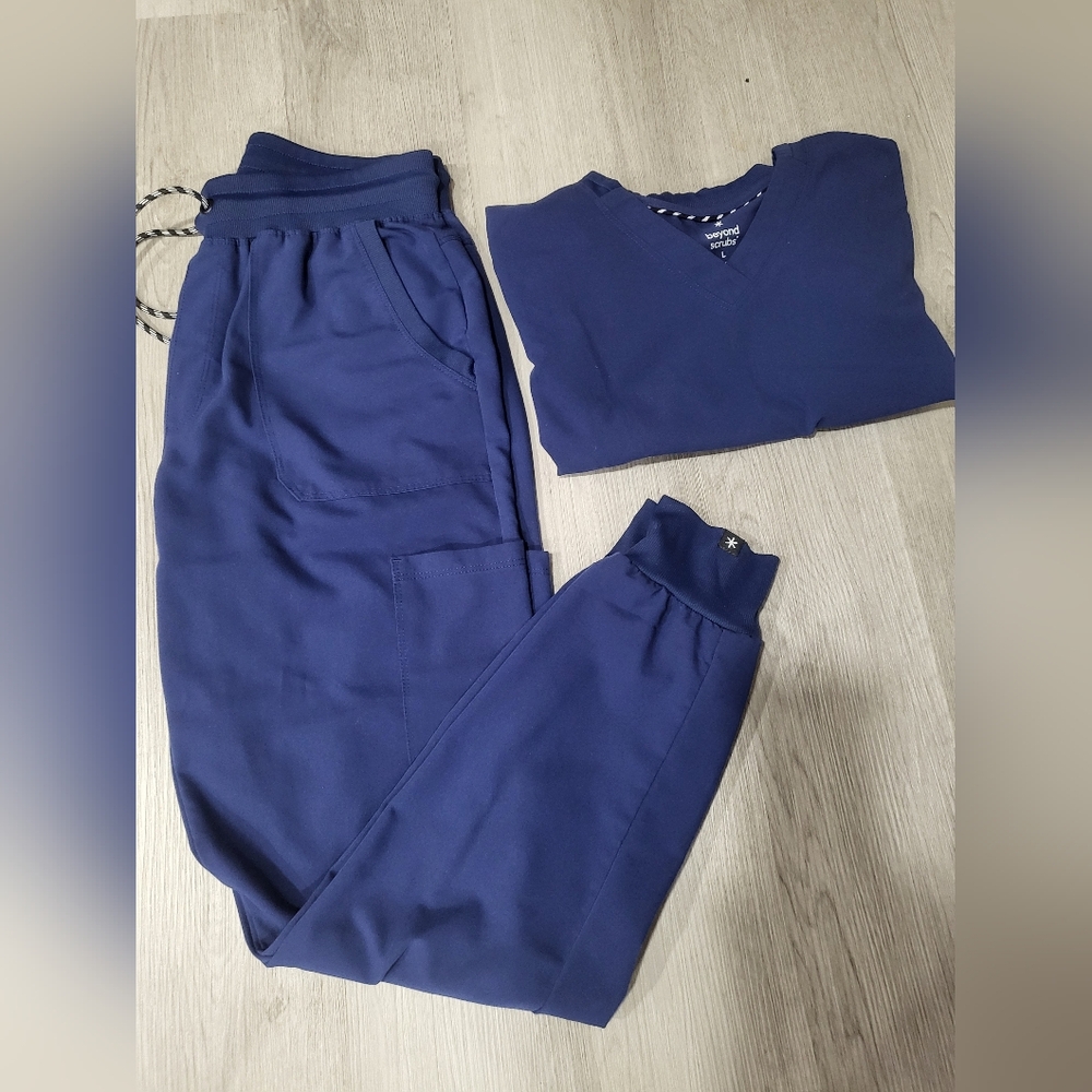 Beyond Scrubs Women's Navy Scrub Set